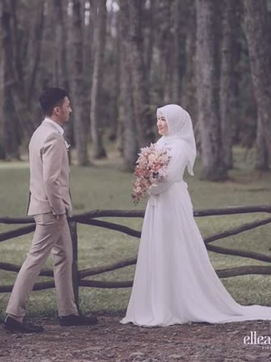 Pratinjau template Glam Purple